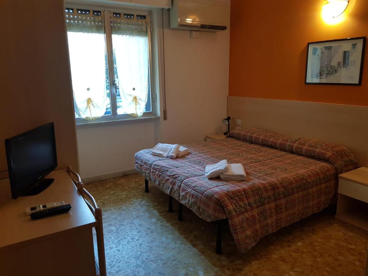 Hotel La Torre Cogoleto Buitenkant foto