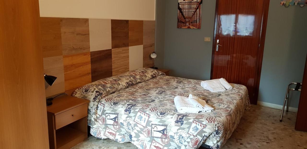 Hotel La Torre Cogoleto Buitenkant foto